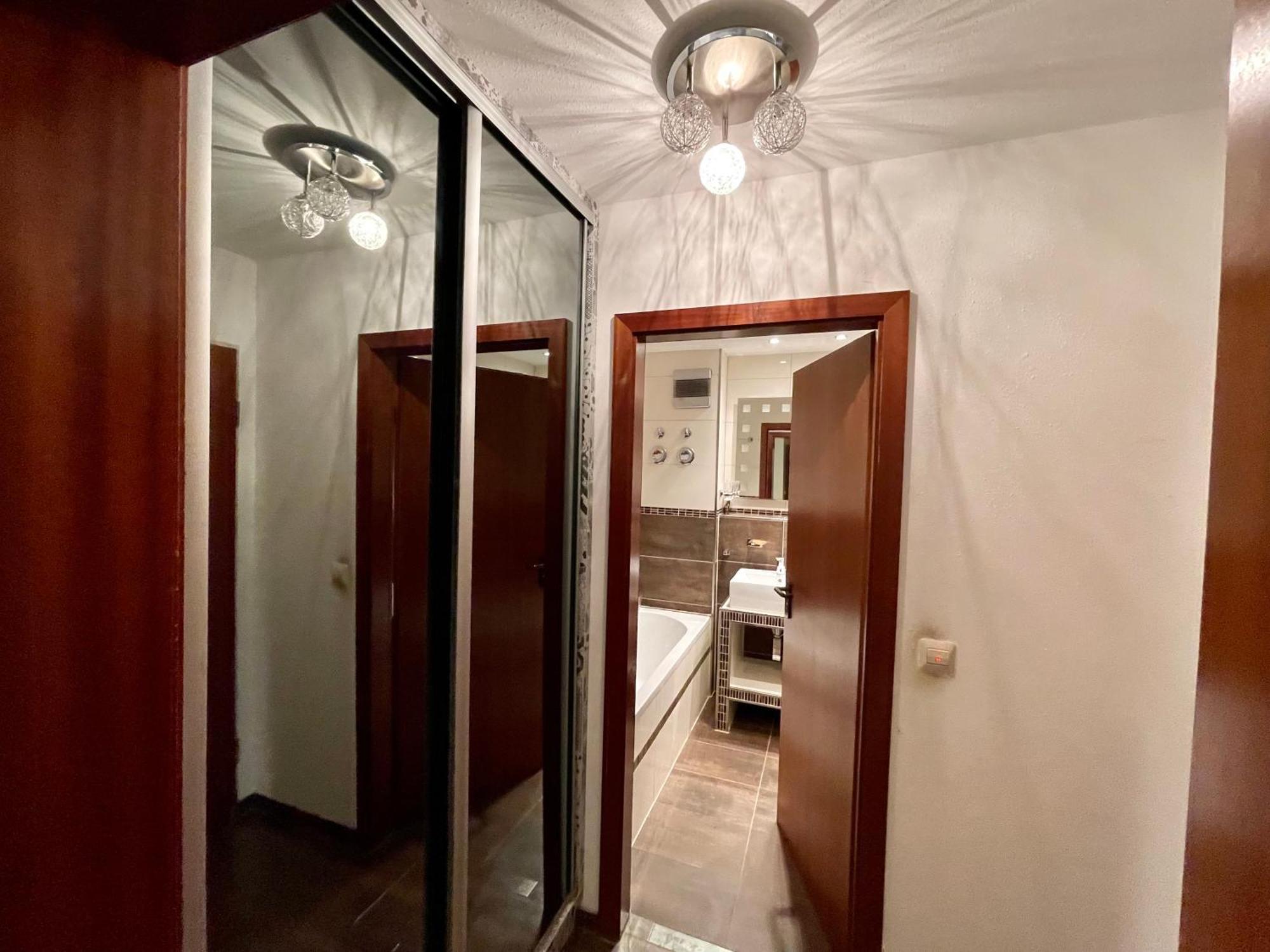 Wunderschoenes 2 Zimmer Apartment Zentrum Goldstadt Pforzheim Luaran gambar
