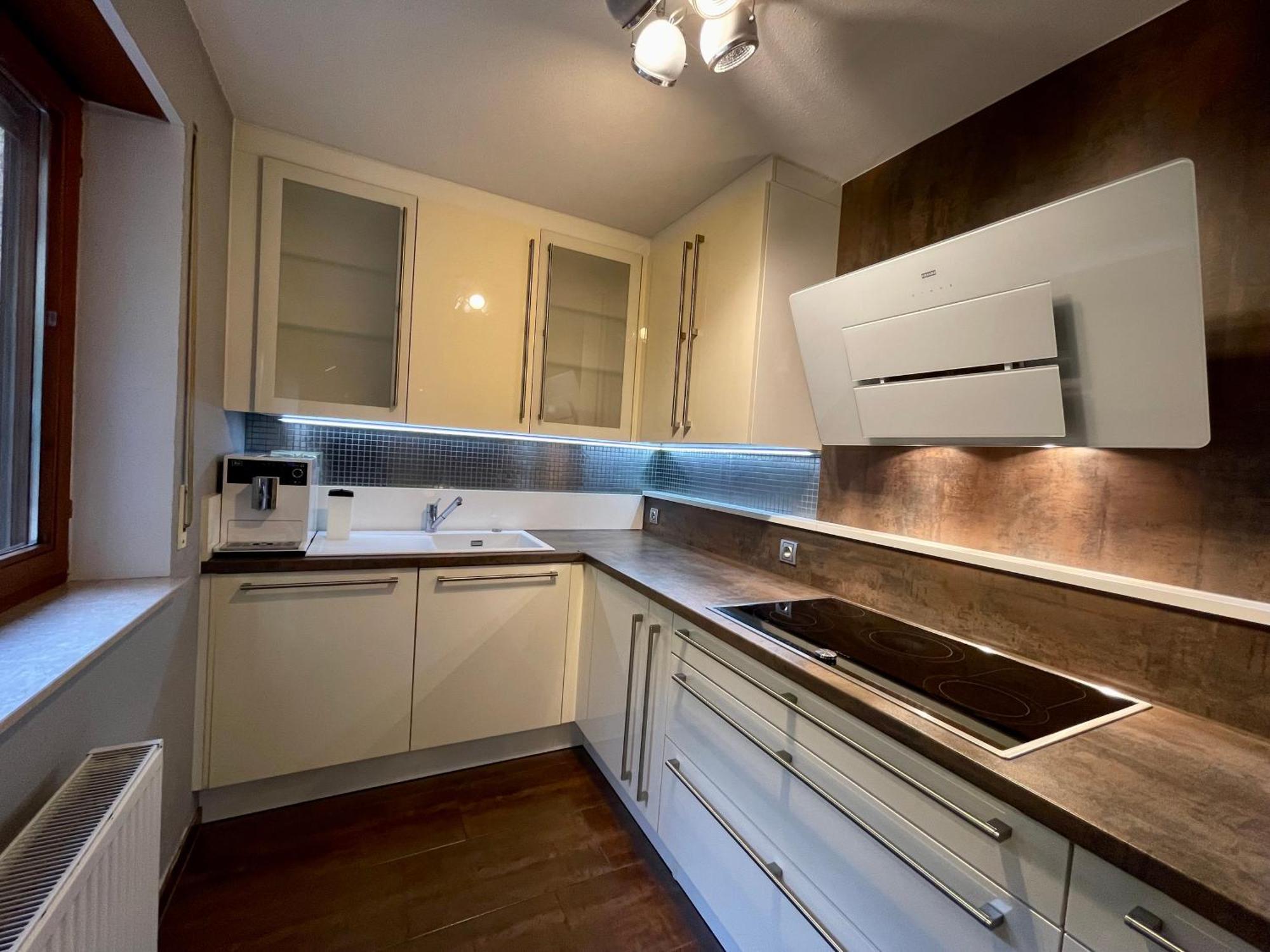 Wunderschoenes 2 Zimmer Apartment Zentrum Goldstadt Pforzheim Luaran gambar