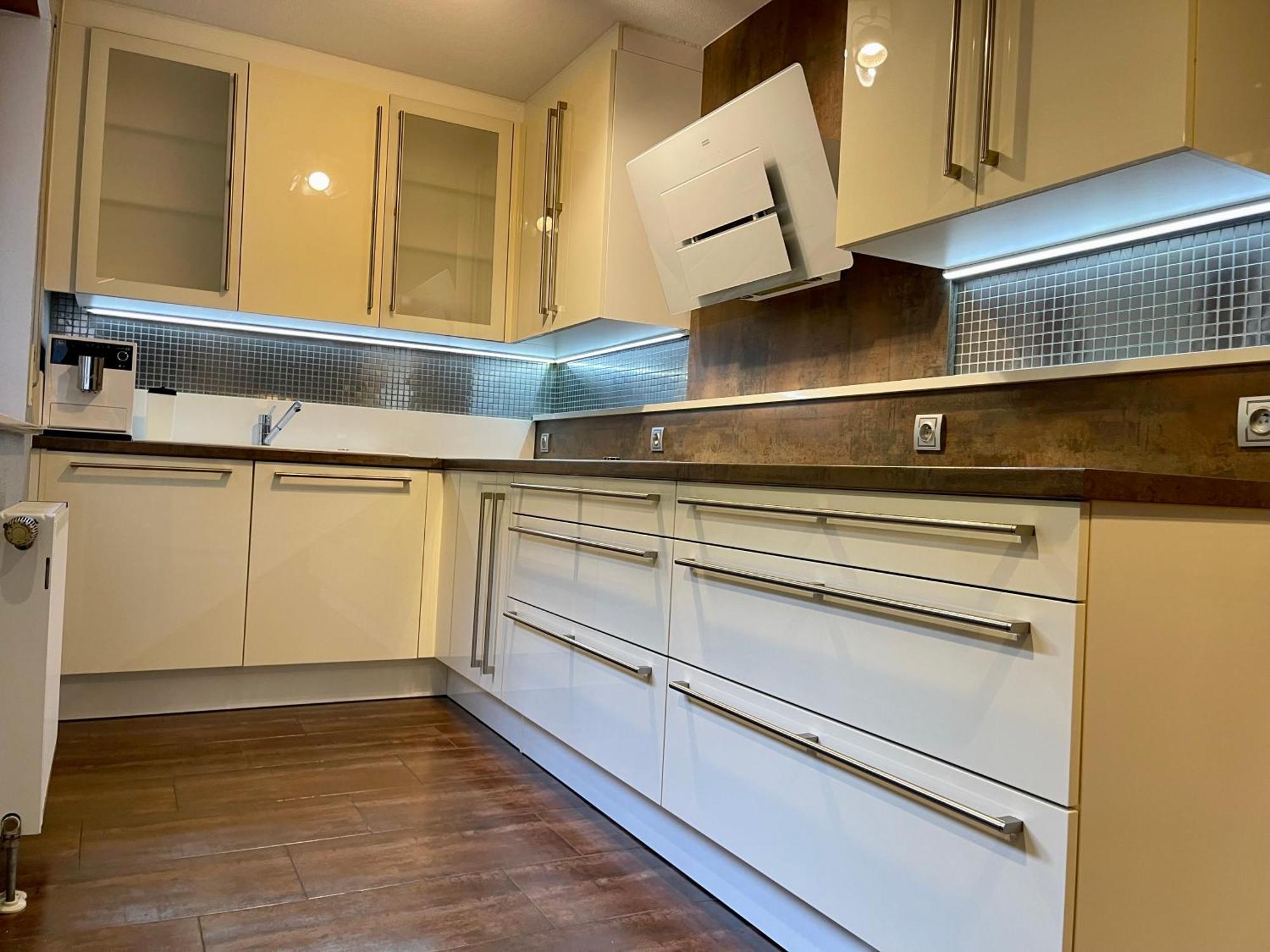Wunderschoenes 2 Zimmer Apartment Zentrum Goldstadt Pforzheim Luaran gambar