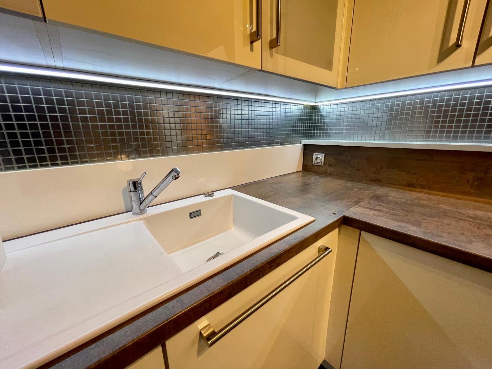 Wunderschoenes 2 Zimmer Apartment Zentrum Goldstadt Pforzheim Luaran gambar