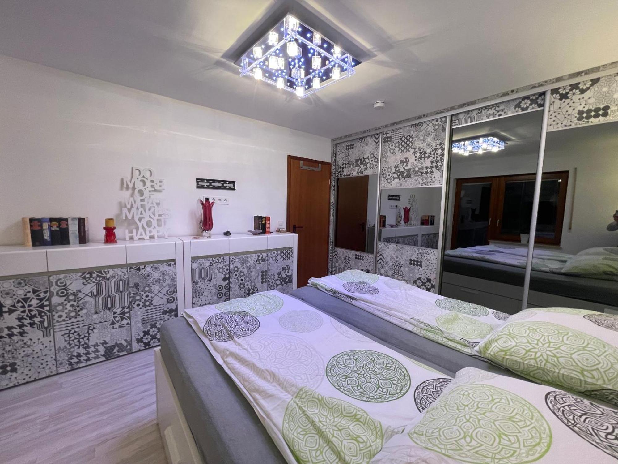 Wunderschoenes 2 Zimmer Apartment Zentrum Goldstadt Pforzheim Luaran gambar